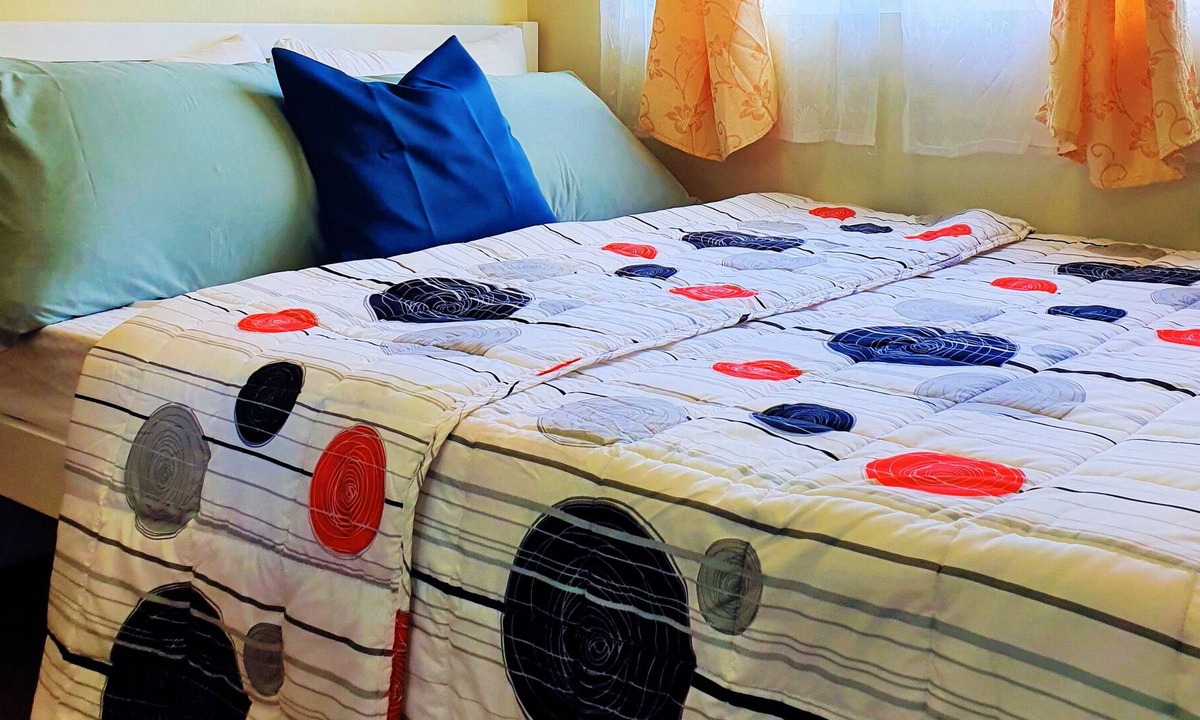 Cebu Condo | 1 Bedroom condo near Cebu landmarks for rent Wifi swimming pool & gym