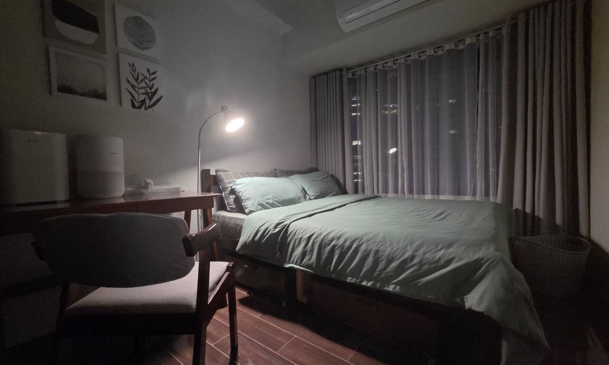 San Antonio Condo | 1-Bedroom Condo Unit at Ayala Avenue in Makati City with Netflix Apple TV Wifi