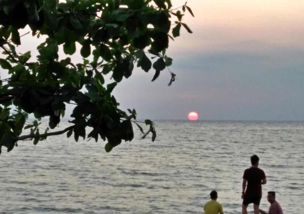 Central Luzon Resort | 1 bedroom housebythesea Seaview