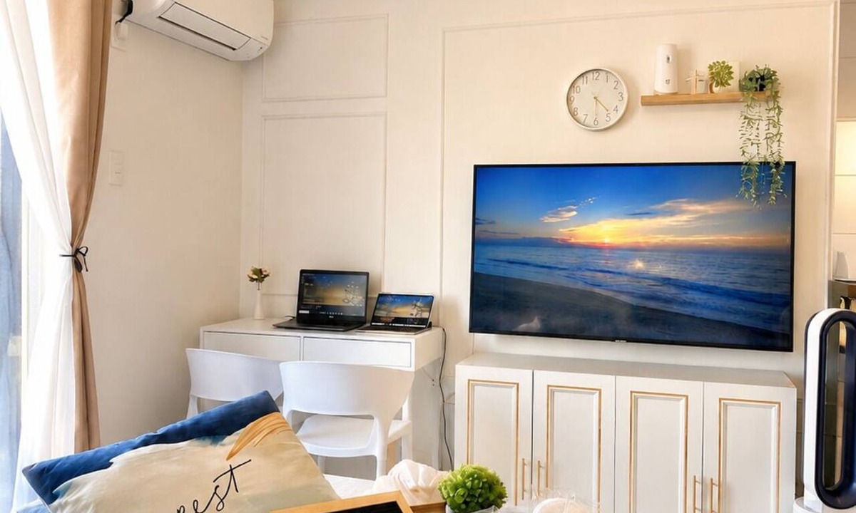 Lapu-Lapu Condo | 10 Mins to Mactan-Cebu Airport ZeeCloud Muji Suites with Sea City View Balcony