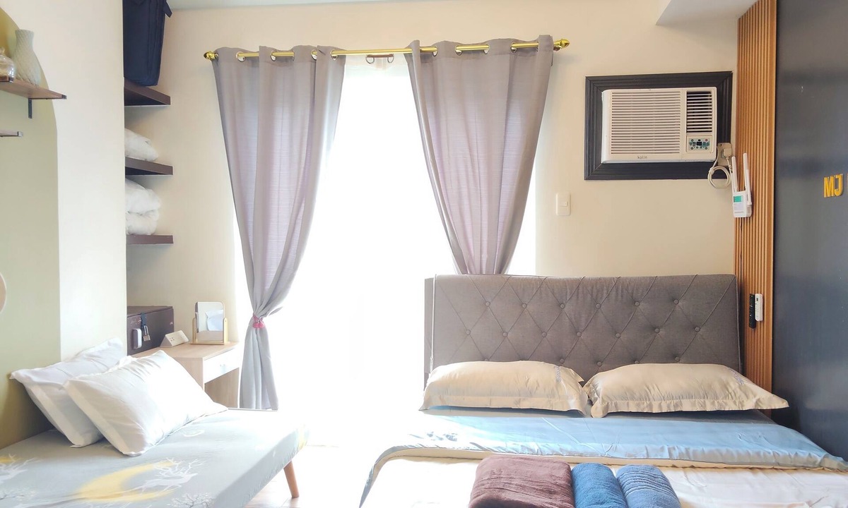Mactan Export Processing Zone Condo | 10-mins walk from airport-Furnished 1BR condo