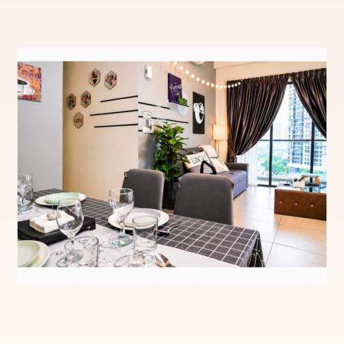 Kampung Pasir Apartment | 10 Pax Family Suite Old Klang Road Near Mid Valley Megamall Kuala Lumpur Spacious 121sqm City View