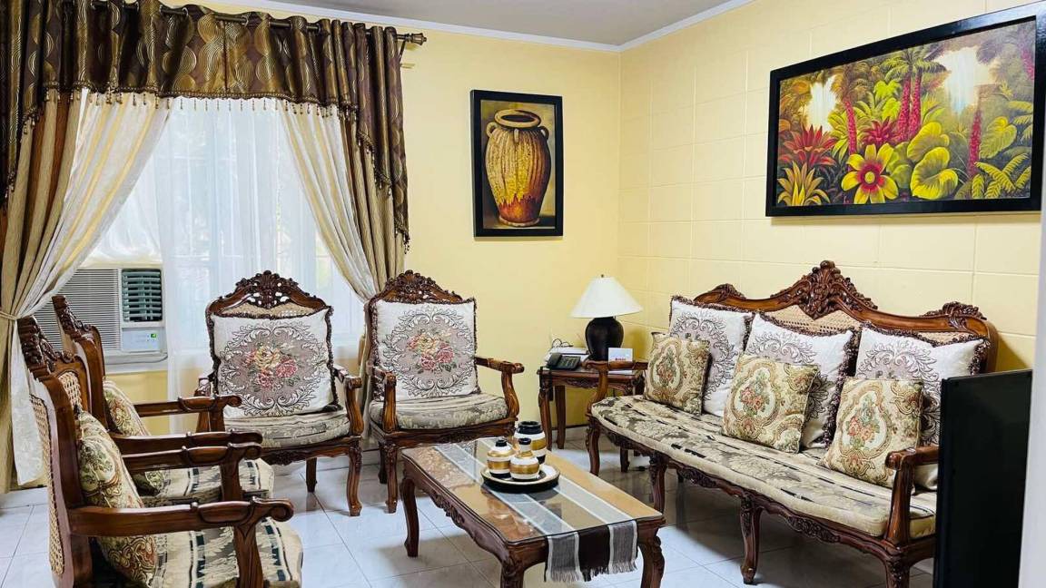 Olongapo House | 150 m² House ∙ 3 bedrooms ∙ 10 guests