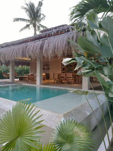 General Luna Villa | 150 m² Villa ∙ 4 bedrooms ∙ 8 guests
