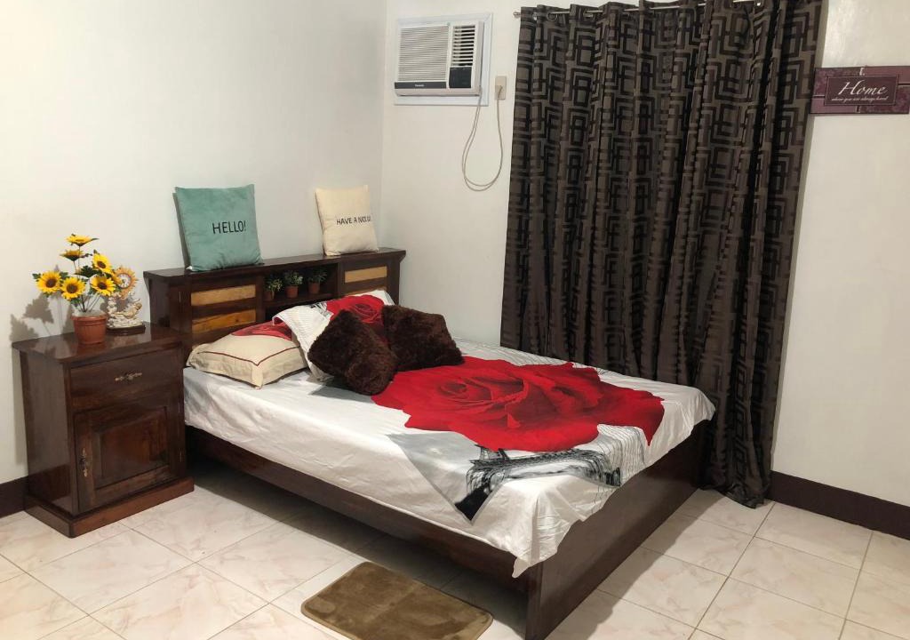 Bantay House | 15pax-2minutes to Vigan-Rose and Fer Transient-2 Bedroom House