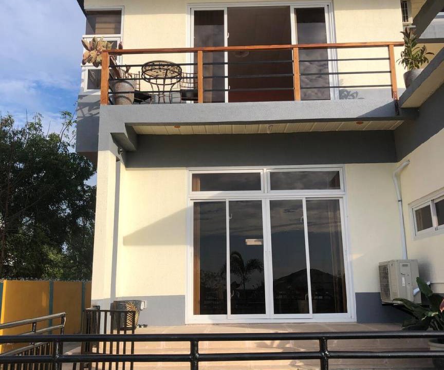 Bacnotan House | 190 m² House ∙ 2 bedrooms ∙ 6 guests