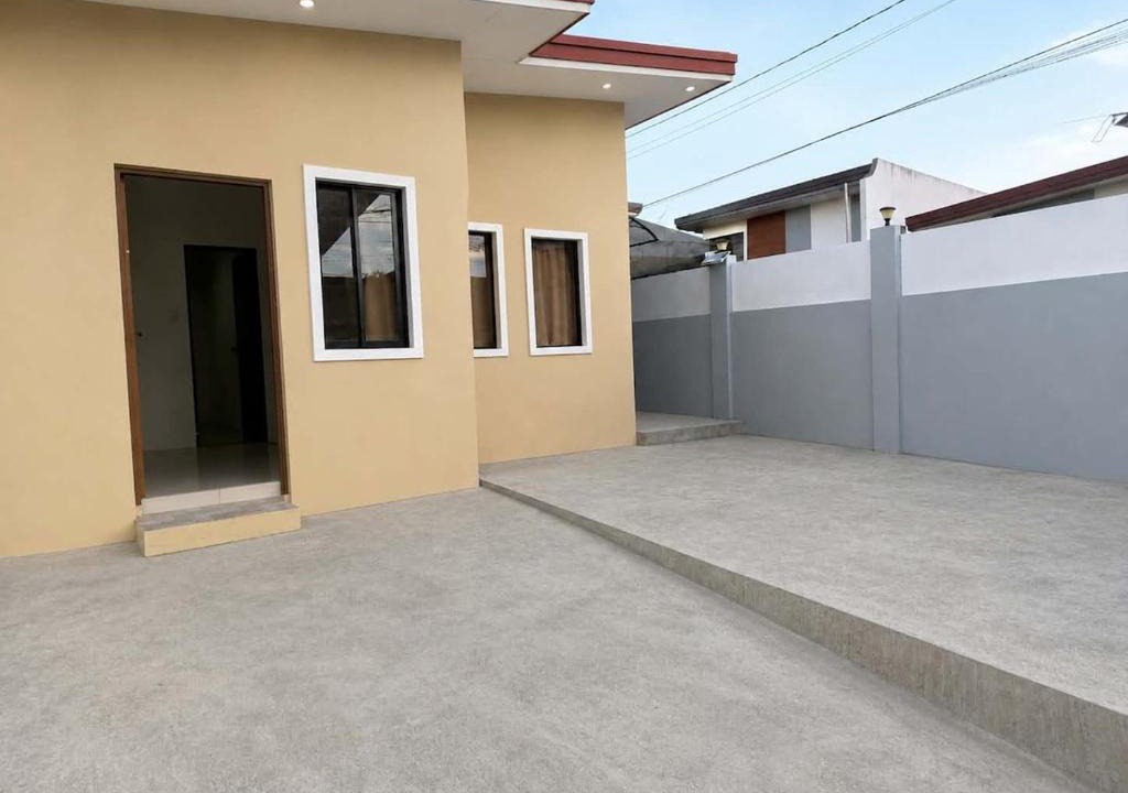 Bacolod House | 2-Bedroom Home in Bacolod with Parking