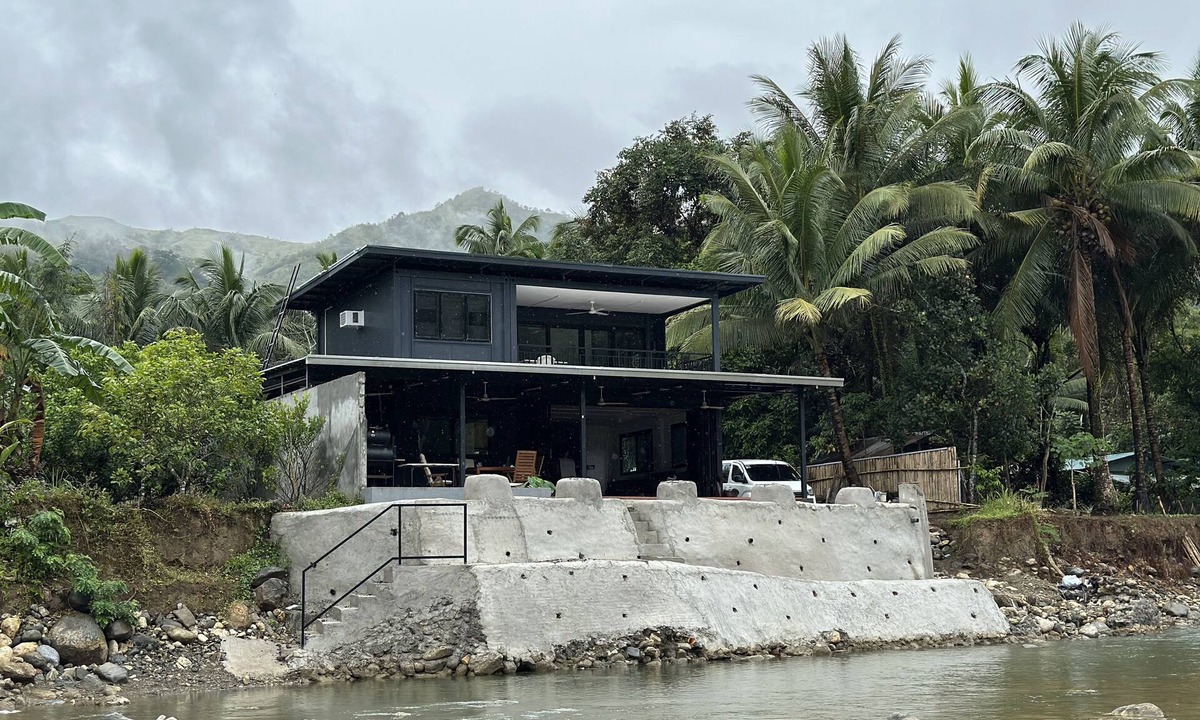 Rizal Province Cabin | 2 stores Prefab Container Vacation Home-Mountain View w/river access