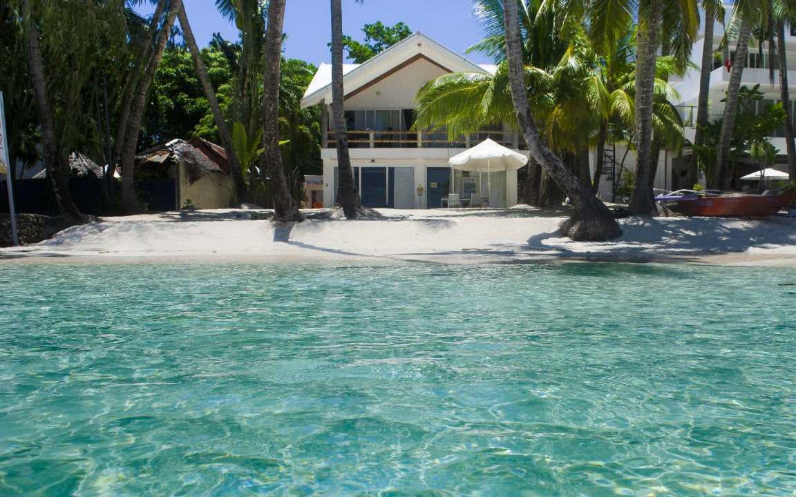 Manoc-Manoc House | 200 m² Bungalow ∙ 4 bedrooms ∙ 8 guests