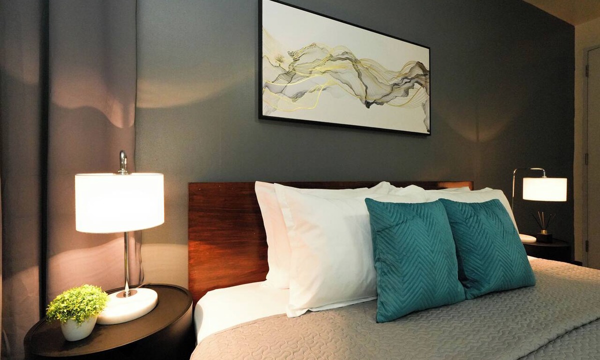 Bonifacio Global City Condo | 2BR Luxe Stay in BGC High Street with Pool Access