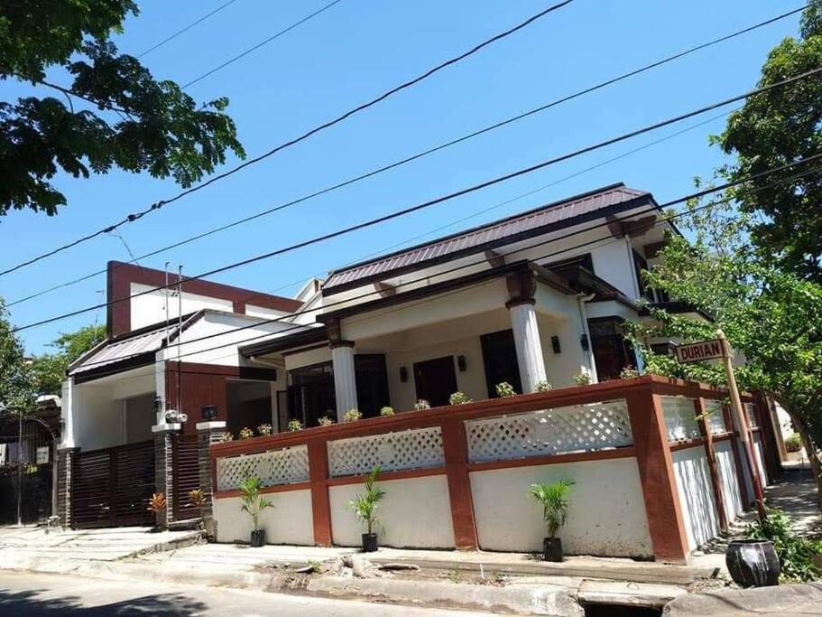 Alabang Apartment | 3-bedroom House in Muntinlupa City