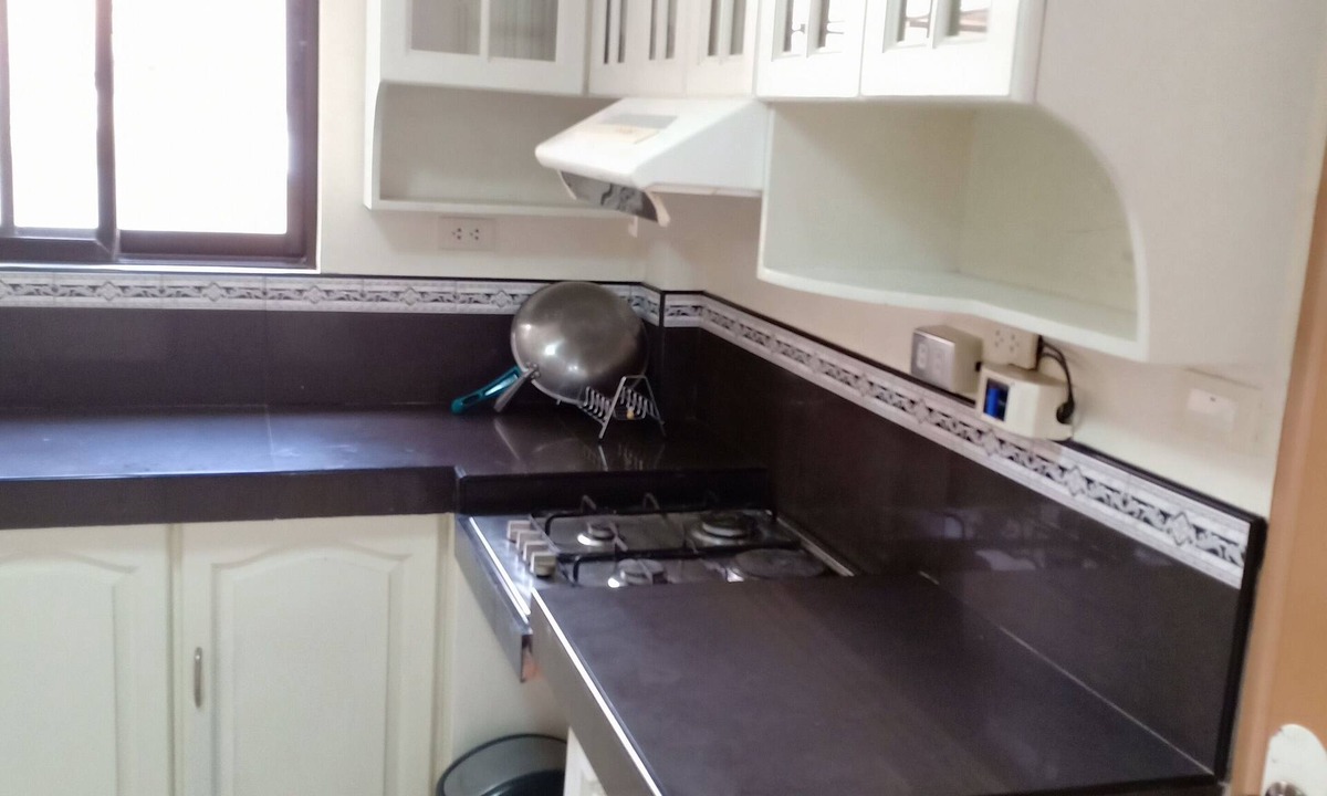 Talamban House | 3 bedroom whole house can accomodate up to 10 Pax, inside a private gated cmpnd