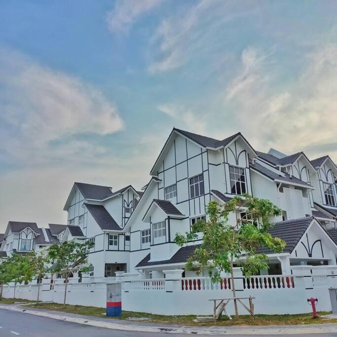 Shah Alam Villa | 3 Storey Swimming Pool&Projector House Setia Alam
