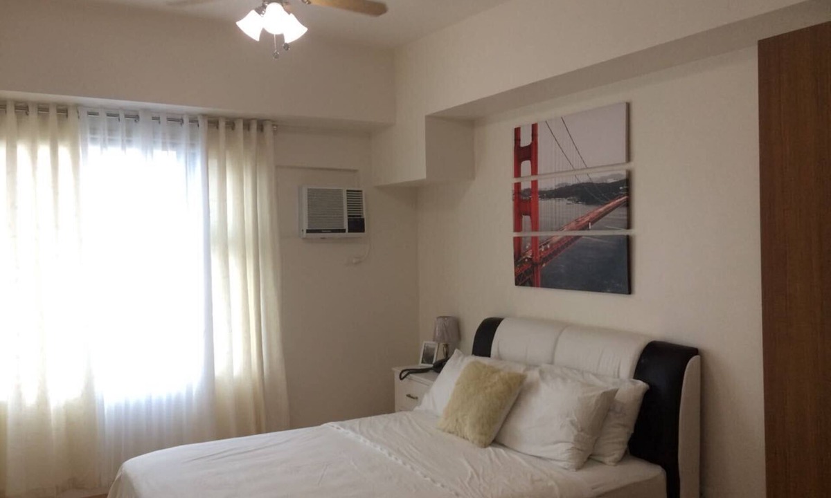 Ermita Apartment | 3 Stylish Contemporary studio @ 8adriatico condo + pool + NetFlix