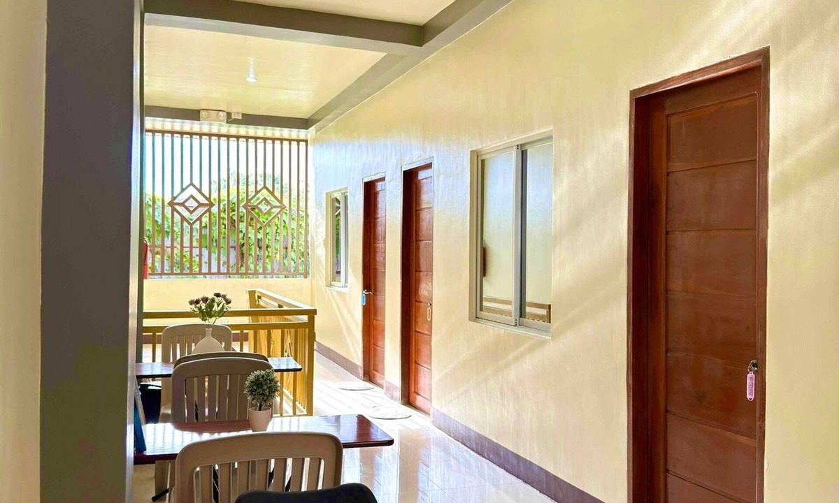 Puerto Princesa City Centre Apartment | 3BR 2 story Apartment 6 minutes to Airport Fully Fenced/w cctv and Parking