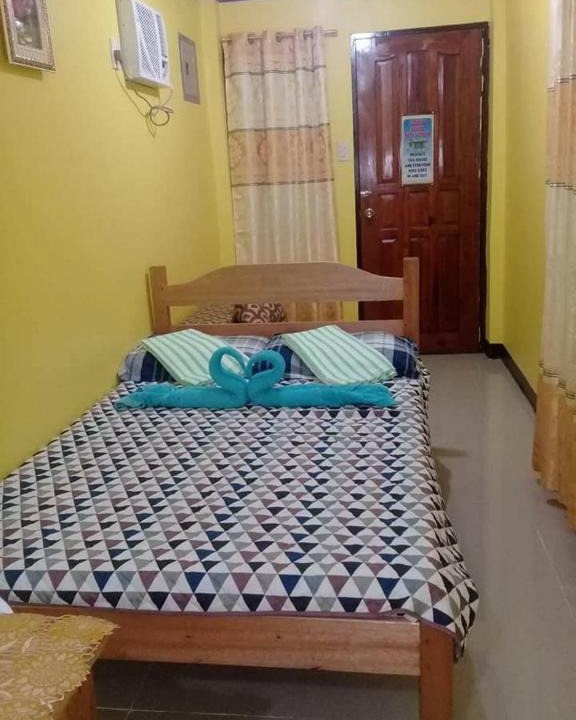 General Luna Apartment | 3Kid's Homestay Yellow