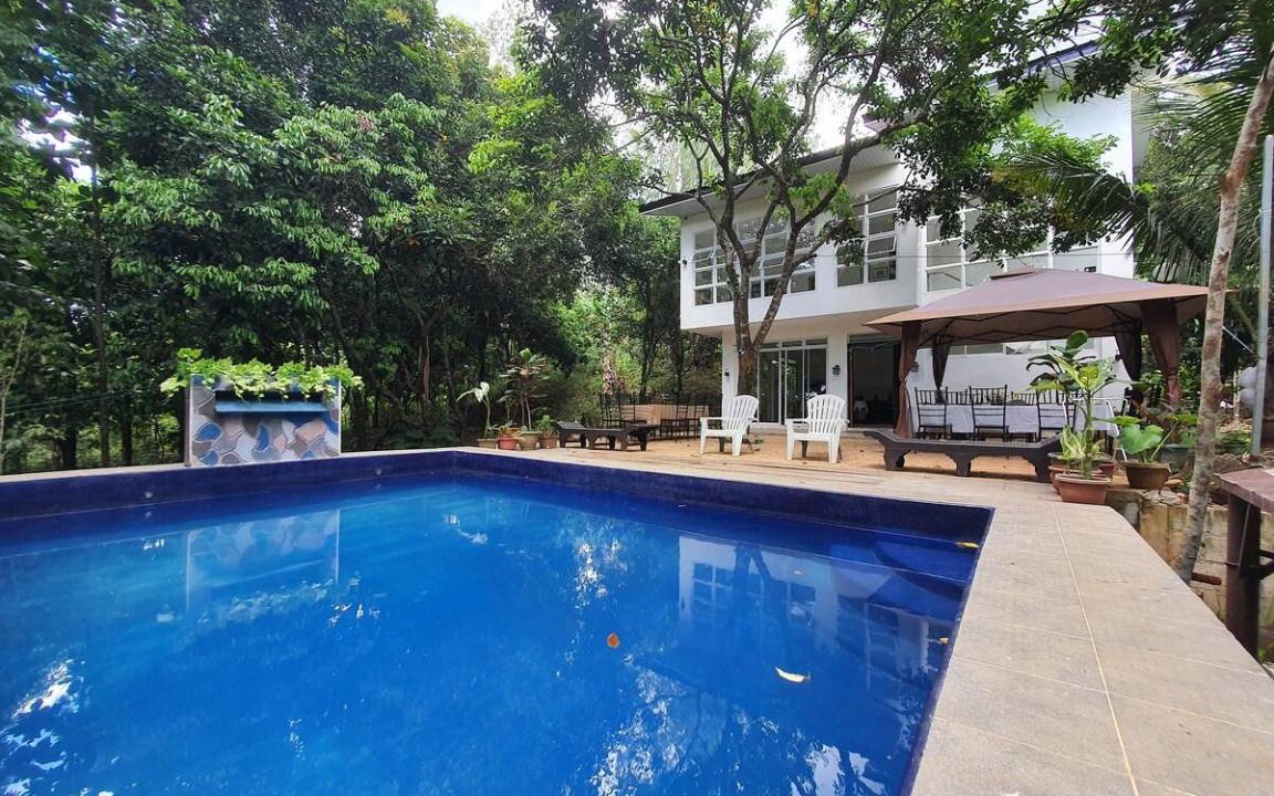 Antipolo House | 400 m² House ∙ 2 bedrooms ∙ 22 guests