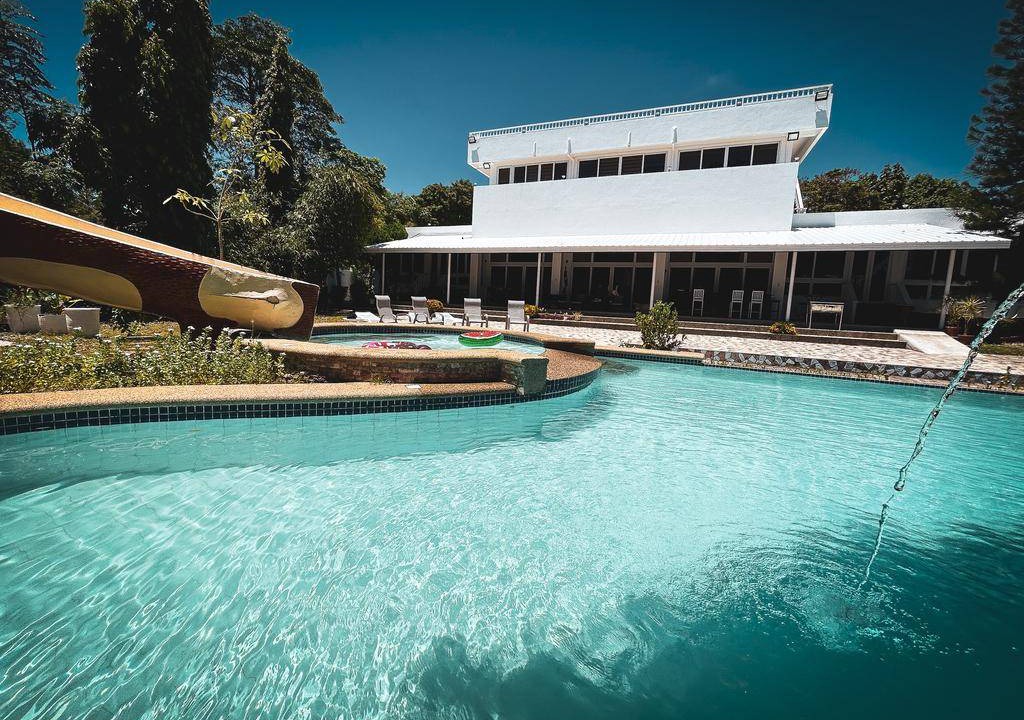 Manoc-Manoc House | 400 m² House ∙ 4 bedrooms ∙ 13 guests