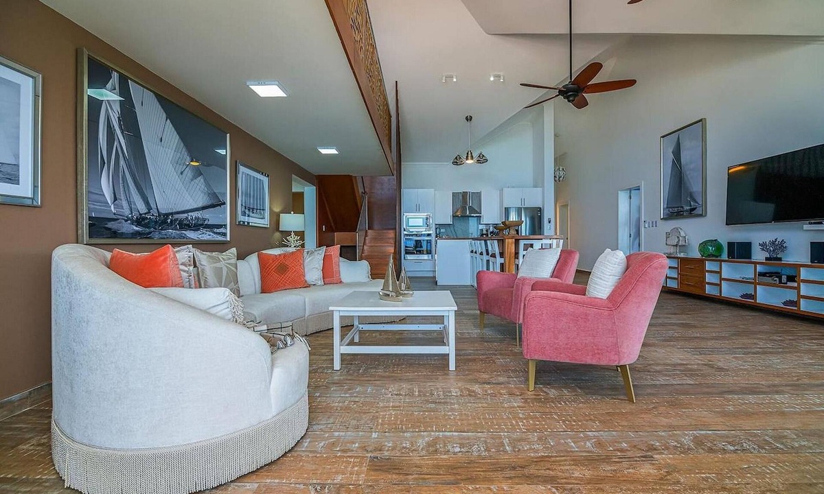 El Batey Apartment | 4BD guest-friendly beachfront penthouse, rooftop jacuzzi, sea views, near all!