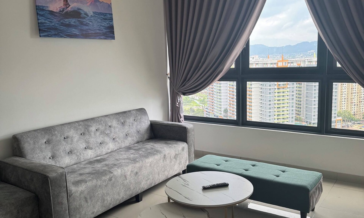 Taman Pertama Apartment | 4BR KL Skyline View! 8-10 pax, 2 Bath, Iconic Towers