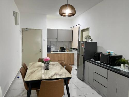 Bandar Baru Bangi Apartment | 4BR Pool View Family Suite at Ostia, Bandar Baru Bangi - Full AC, Wi-Fi