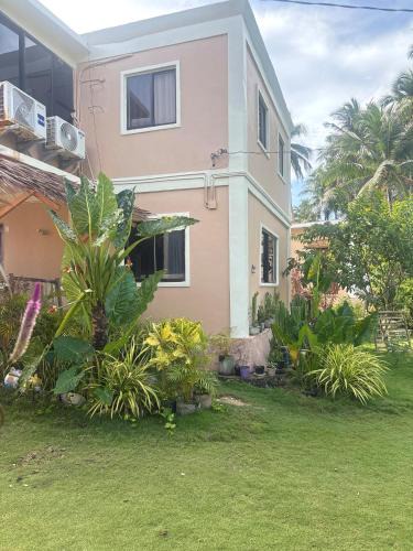 Pilar House | 5 Bedrooms Beach Retreat House