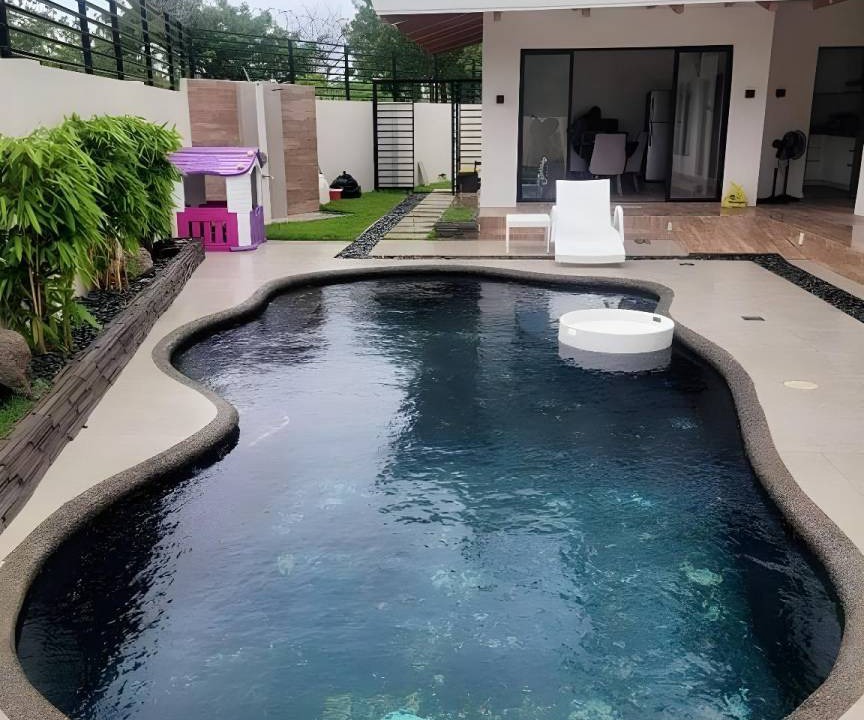 Maribago House | 548 m² House ∙ 4 bedrooms ∙ 10 guests