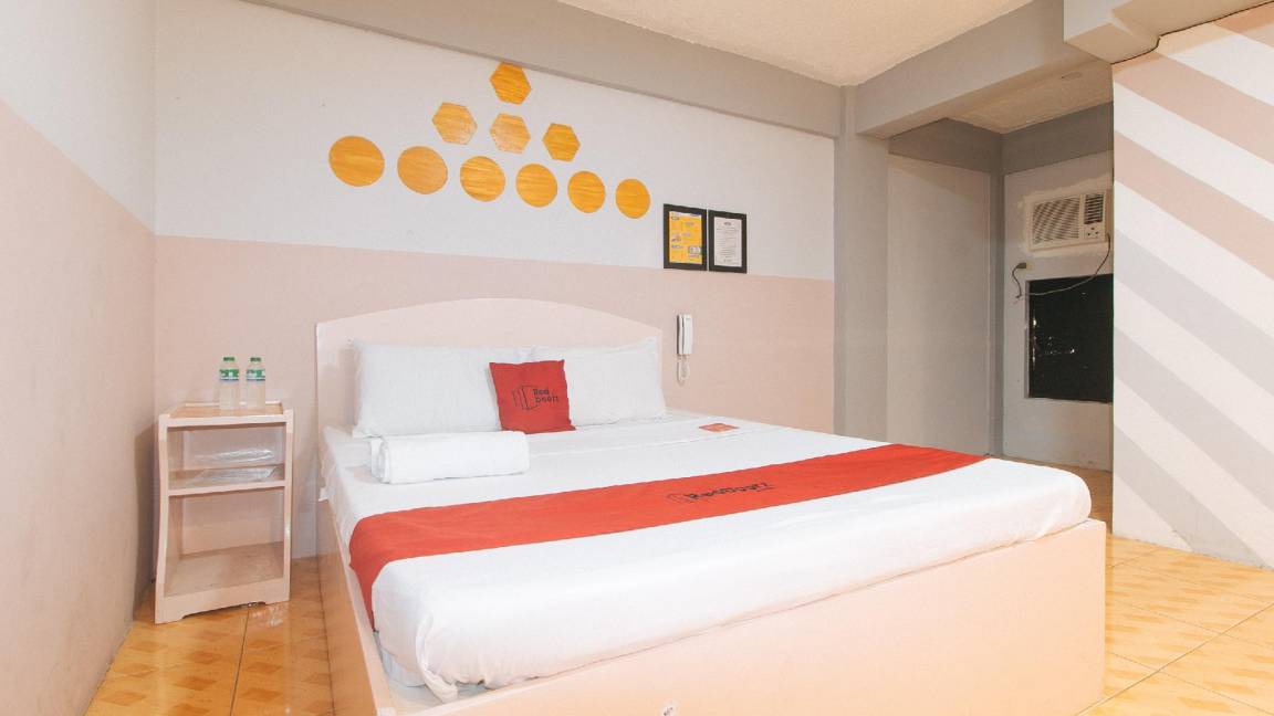 Calamba Hotel | 55 m² Hotel ∙ 2 guests