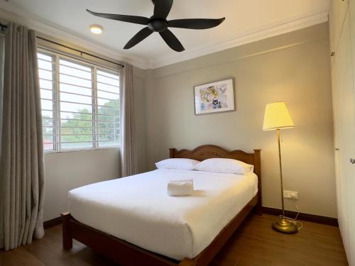 Petaling District Apartment | 6-7Pax Quiet Cosy Brick Apartment Balcony 11min Lantera SPK 15min Setia Mall