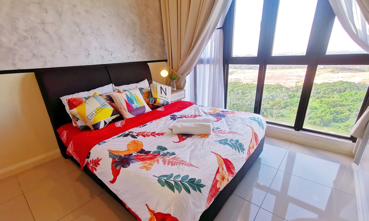 Medini Apartment | 6min walking- Legoland Happy Rainbow Suite for Families 2R2B 1-8pax Max Lakeview