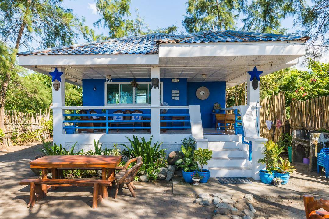 Cabangan House | 800 m² Bungalow ∙ 3 bedrooms ∙ 18 guests