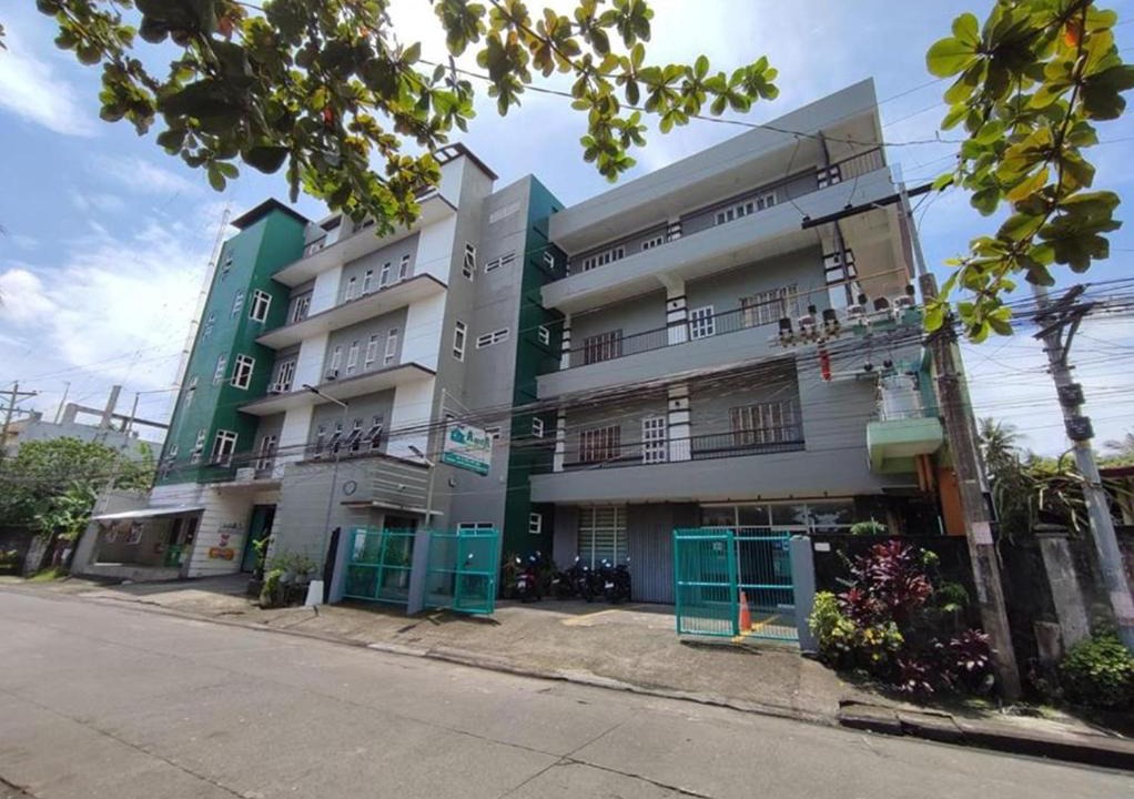 Legazpi Hotel | A and A Bed and Breakfast Inn powered by Cocotel