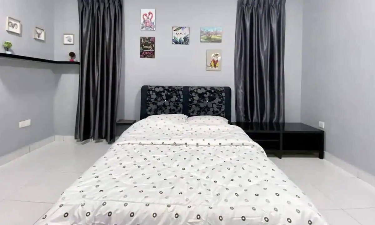 Tebrau House | A Cozy & Lovely 4BR Home with Private Pool