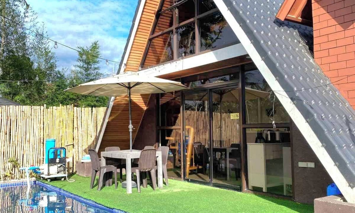 Magallanes Cabin | A-Frame Villa with Pool, PS4, Karaoke, & No Pet Fees