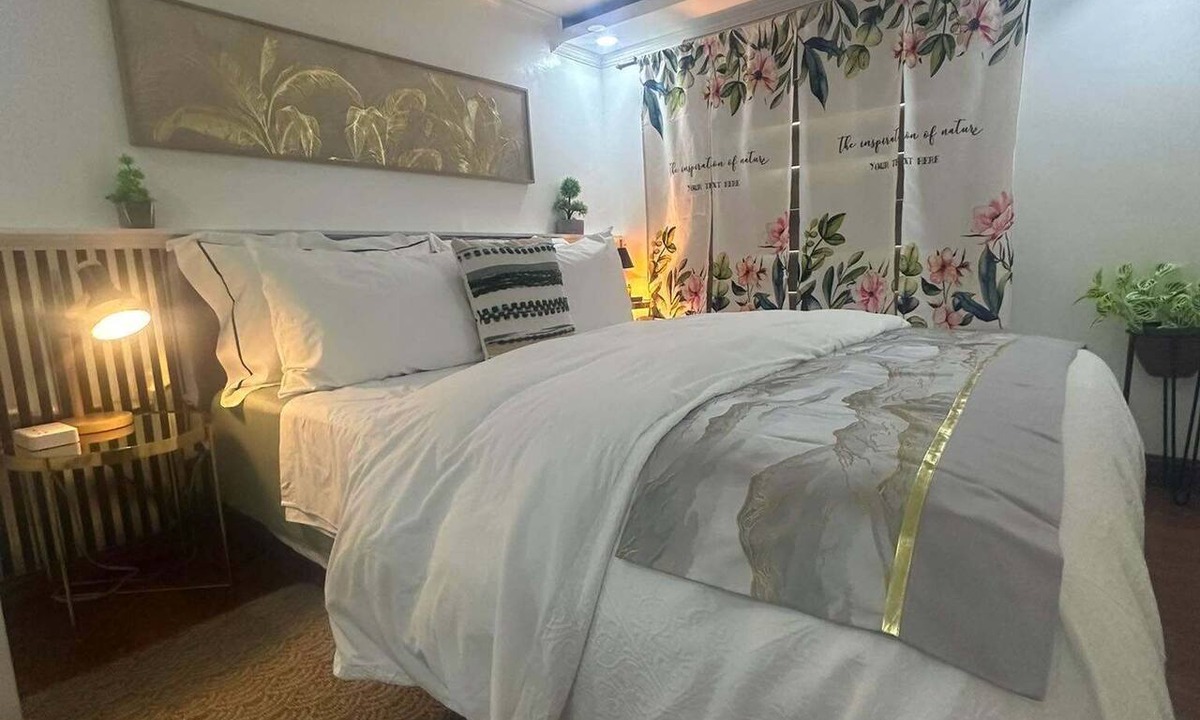 Dau House | A home to slow down in. Perfect for 2 a 1-bedroom Loft Guest House near Clark.