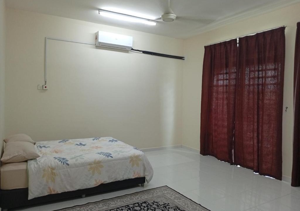Kangar House | A&Z Homestay Kangar with 4 Bedroom Aircond 3 Bathroom