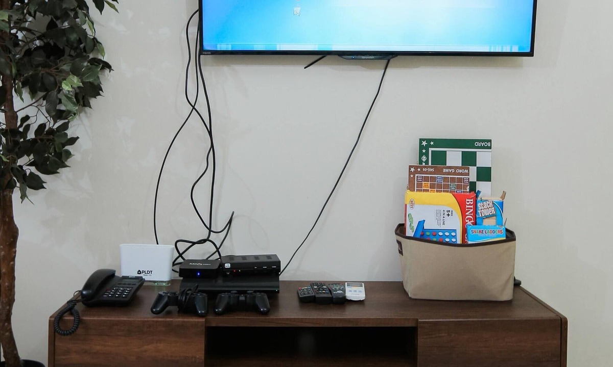 Tagaytay Condo | A2JSuites Huge Taal View Luxury Suite SMART HOME Near Skyranch, Robinsons