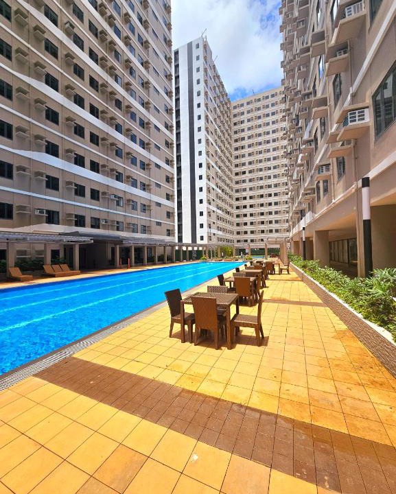 Dasmarinas Apartment | Acellyne's Suites at Green 2 Residences with Netflix!