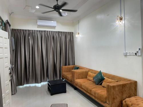 Gua House | Aliita Homestay