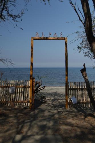 Bacnotan Hotel | Alpas Oasis