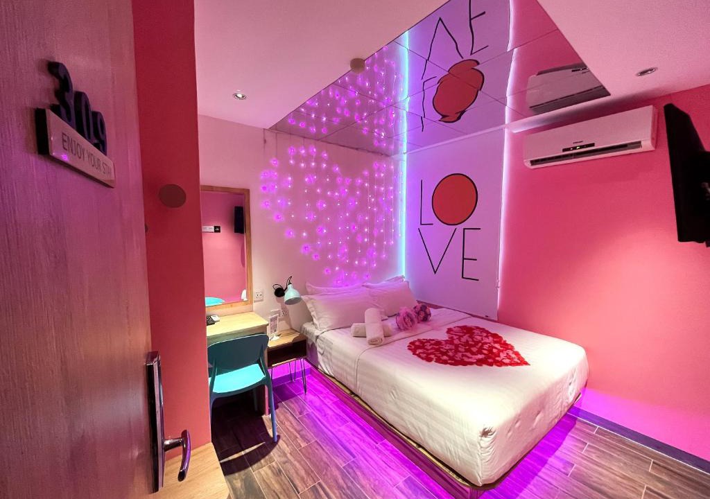 Kampung Sungai Nibong Hotel | Apple 1 Hotel Queensbay