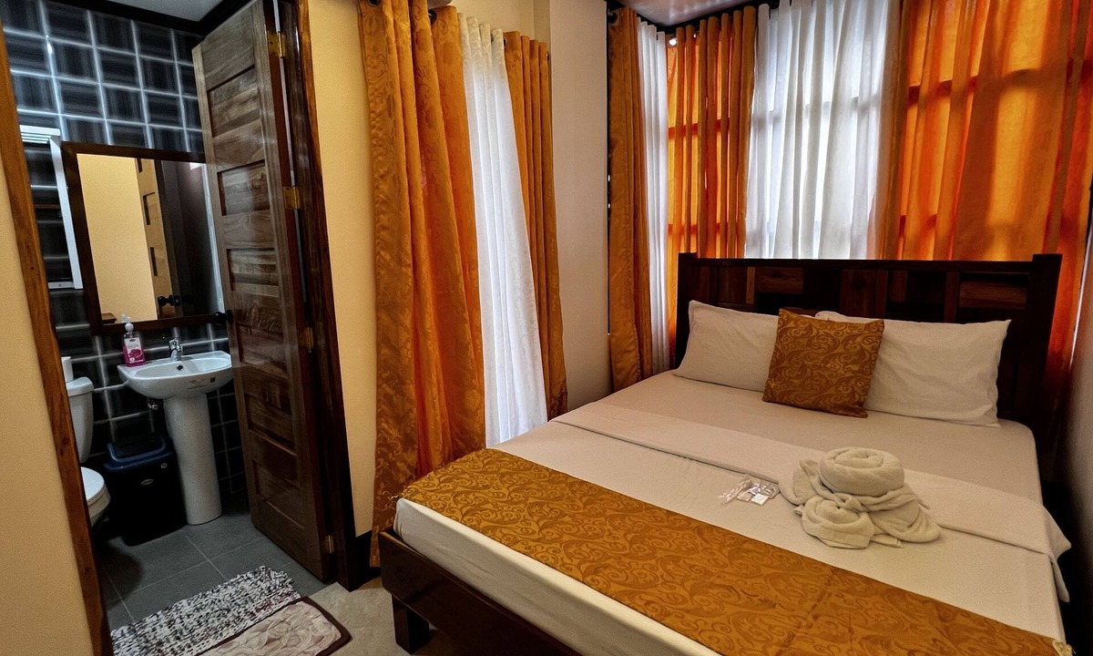 Coron Town Proper House | Aquilah homestay
