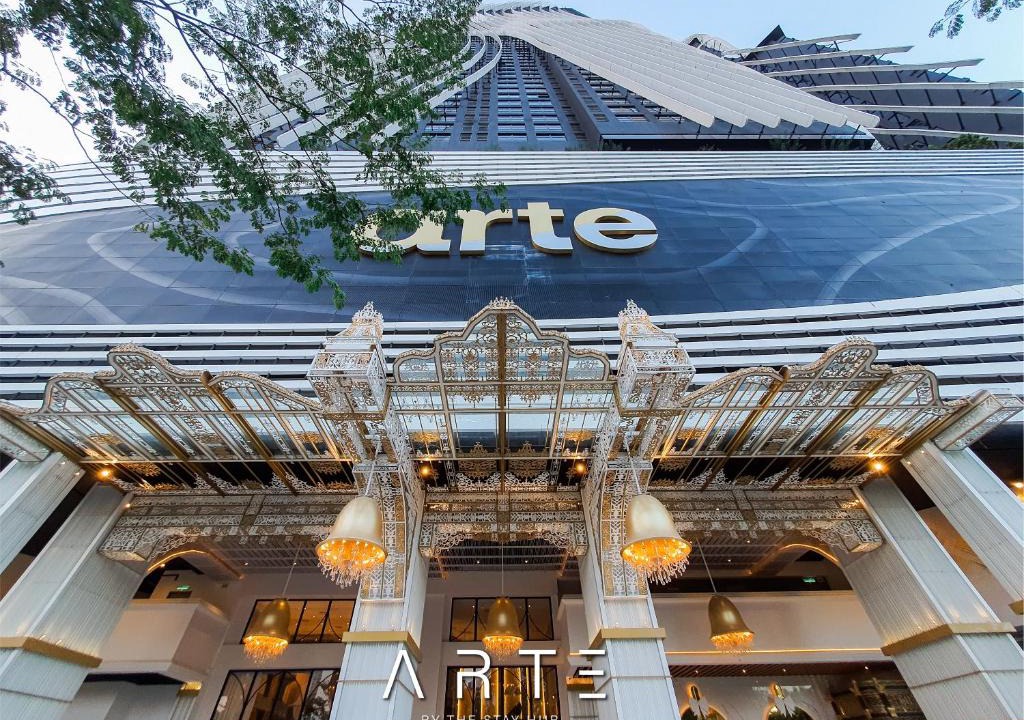 Kuala Lumpur Apartment | Arte Mont Kiara Luxury Suite with Heated Jacuzzi Pods - Free Parking - Next to MITEC- by The Stay Hub