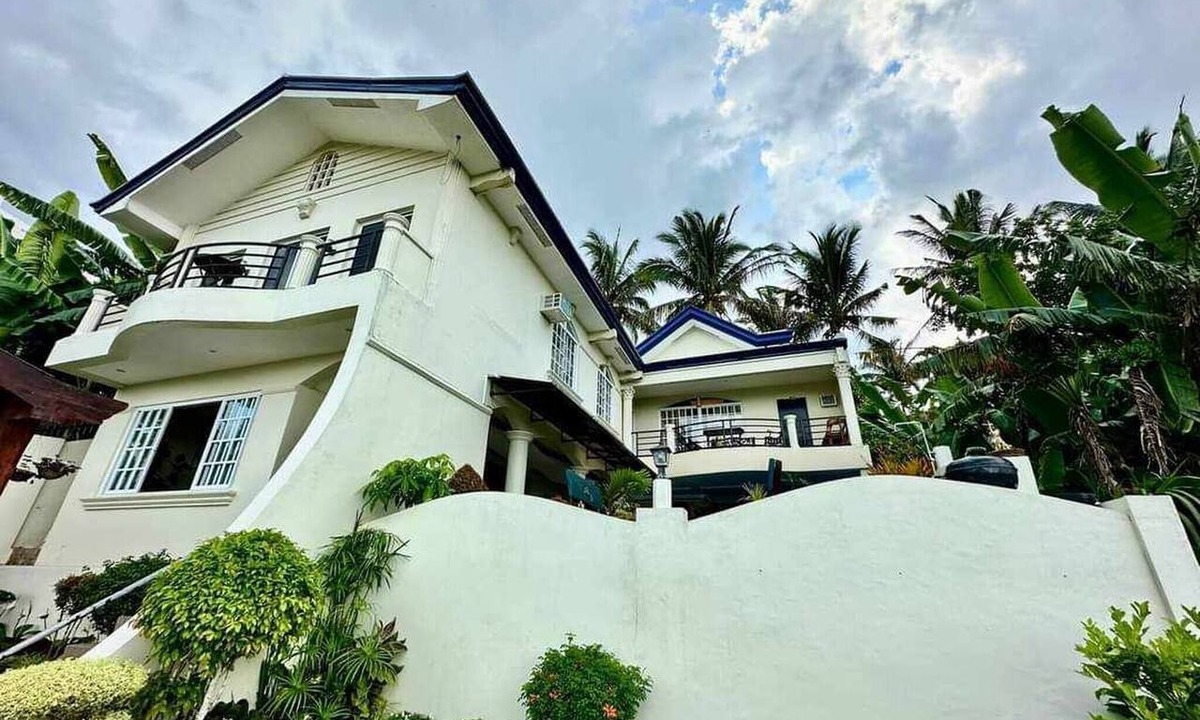 Tagaytay Villa | Avana Hills Tagaytay Holiday Villa