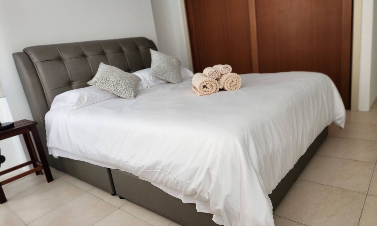 Santubong Apartment | Awesome 3-bedroom apartment Kuching with AC and gym