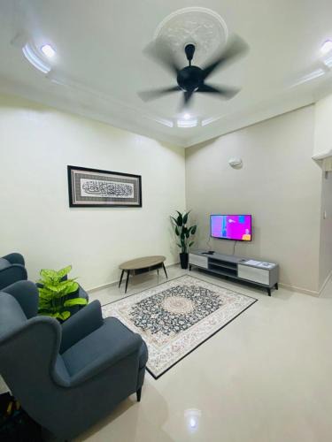 Dungun House | AYAHLONG BEACH GUESTHOUSE