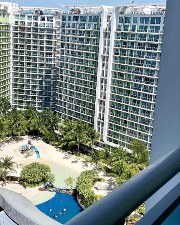 Paranaque Apartment | AZURE STAYCATION BY IAN