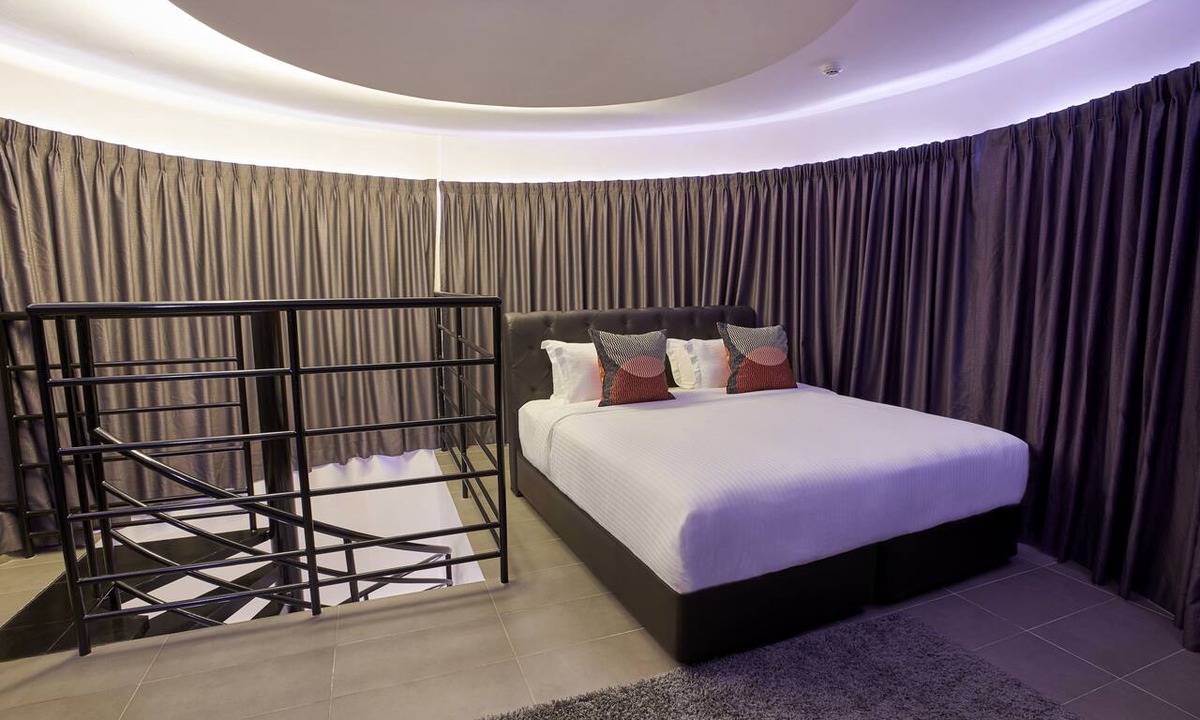 Happy Garden Hotel | B Lot Hotel