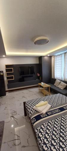 Tanza House | B Mary's Staycation in Tanza CAVITE Condo Type with balcony 2 person