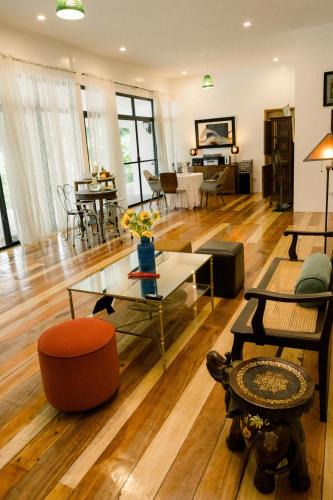 Bacnotan Bed & Breakfast | Balai Benedicere Bed & Breakfast